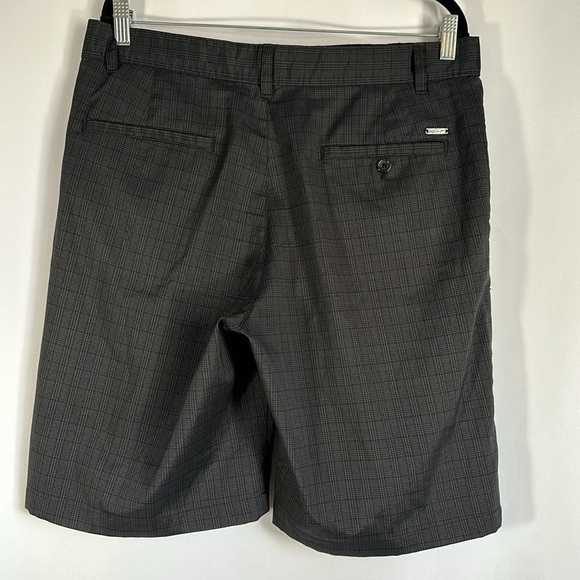 Greg Norman for Tasso Ella Black & Grey Plaid Shorts Size 32 - Picture 6 of 7